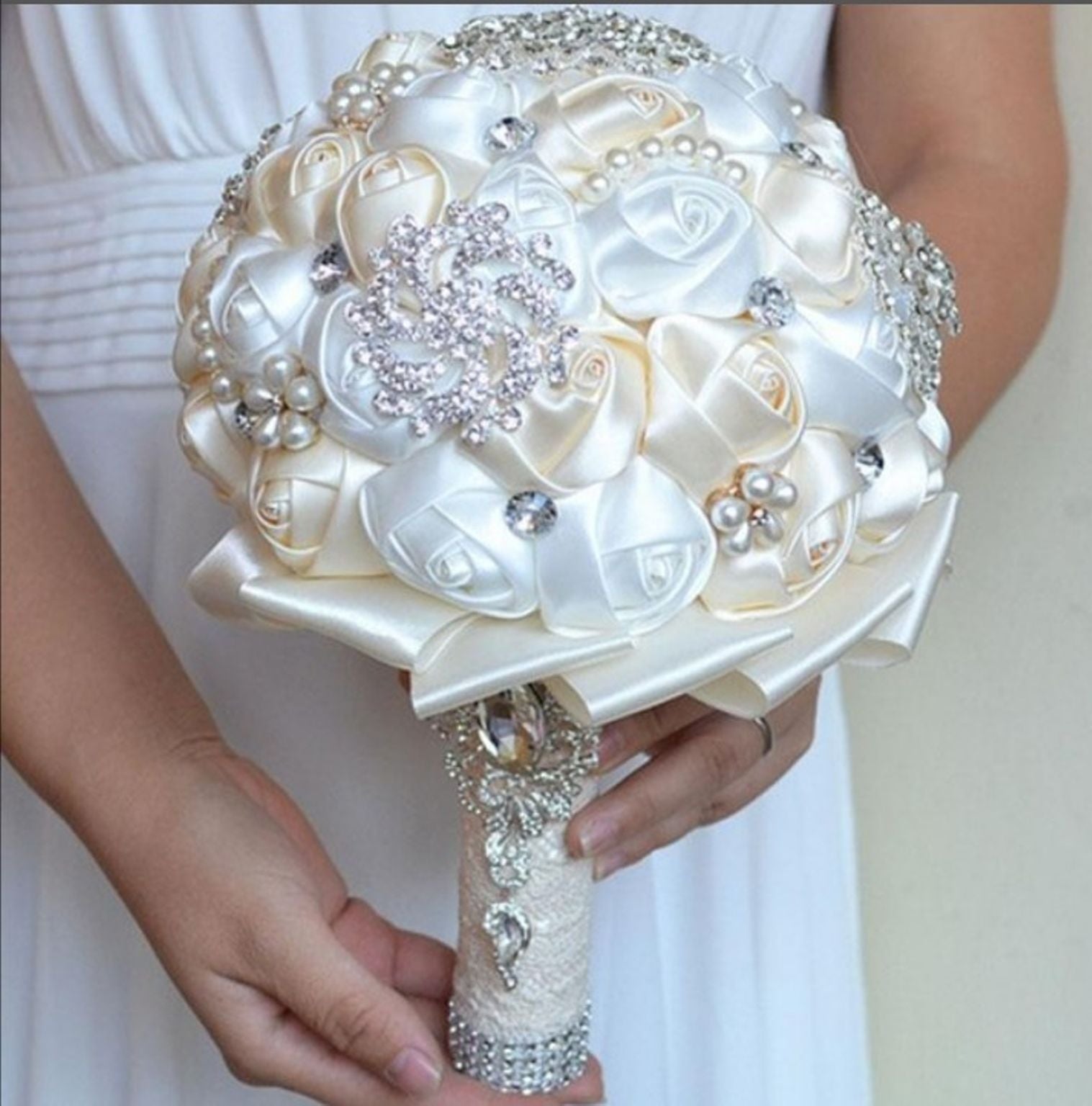 Brooch Bouquet Pearls and Roses